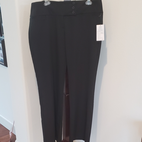 Joe B Pants - Joe B black mid-rise boot cut slacks, size 15 - NEW